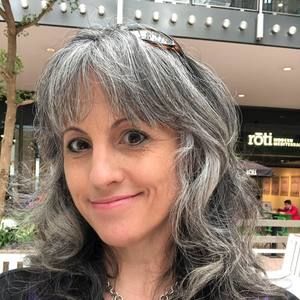 Meet your Posher, Candi